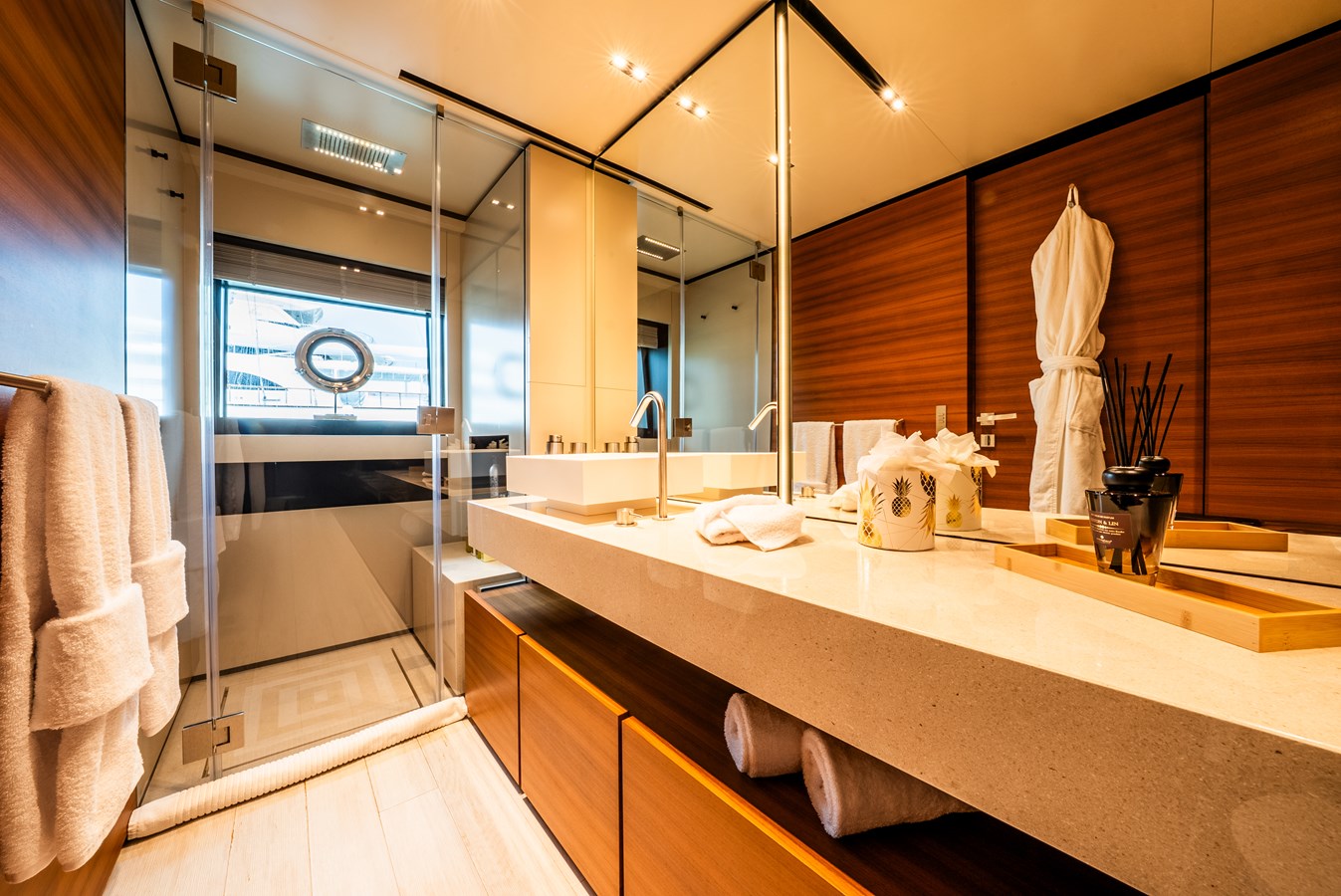 Custom Line Motor Yacht SK For Sale