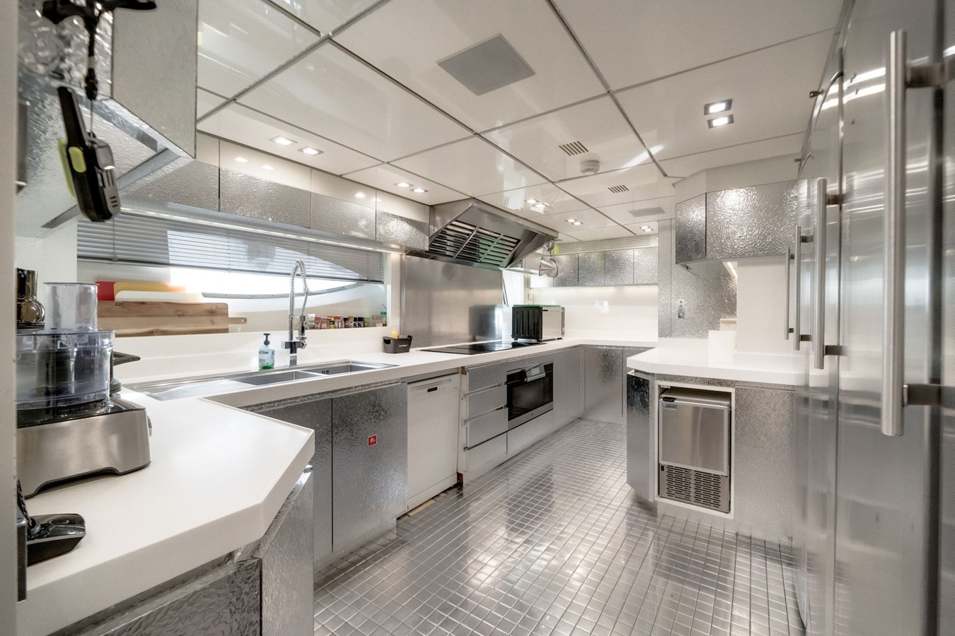 Ab Yachts Motor Yacht FAST & FURIOUS For Sale