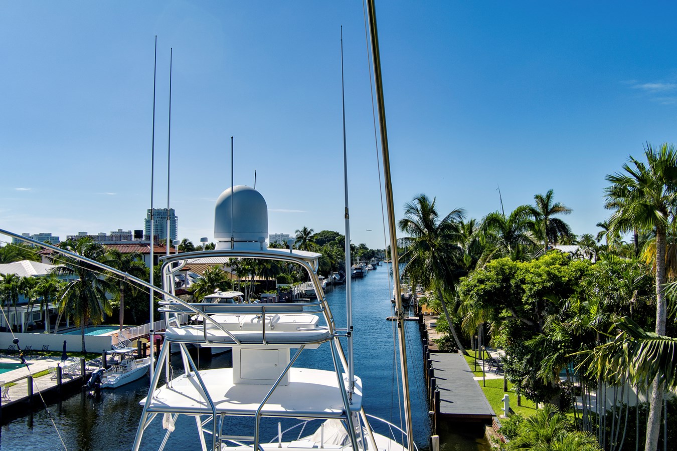 Viking Motor Yacht VKY74038A808 For Sale