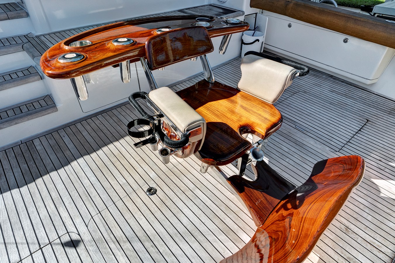 Viking Motor Yacht VKY74038A808 For Sale