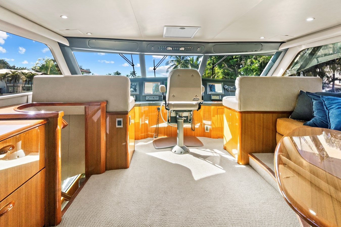 Viking Motor Yacht VKY74038A808 For Sale