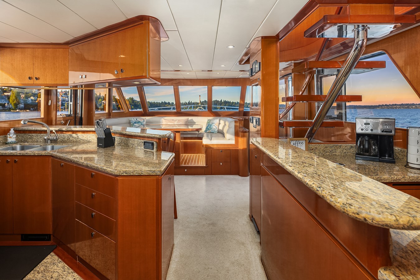 Hampton Yachts Motor Yacht LA BELLA VITA II For Sale