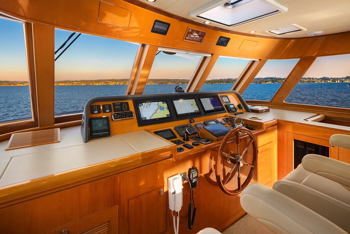 Hampton Yachts Motor Yacht LA BELLA VITA II For Sale