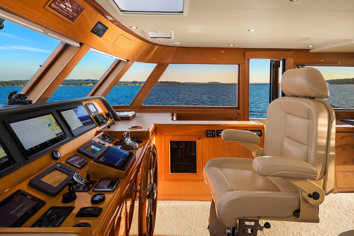 Hampton Yachts Motor Yacht LA BELLA VITA II For Sale