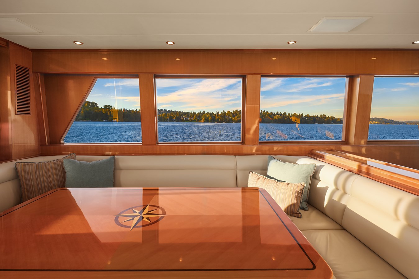 Hampton Yachts Motor Yacht LA BELLA VITA II For Sale