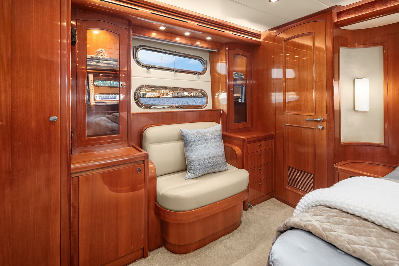 Hampton Yachts Motor Yacht LA BELLA VITA II For Sale