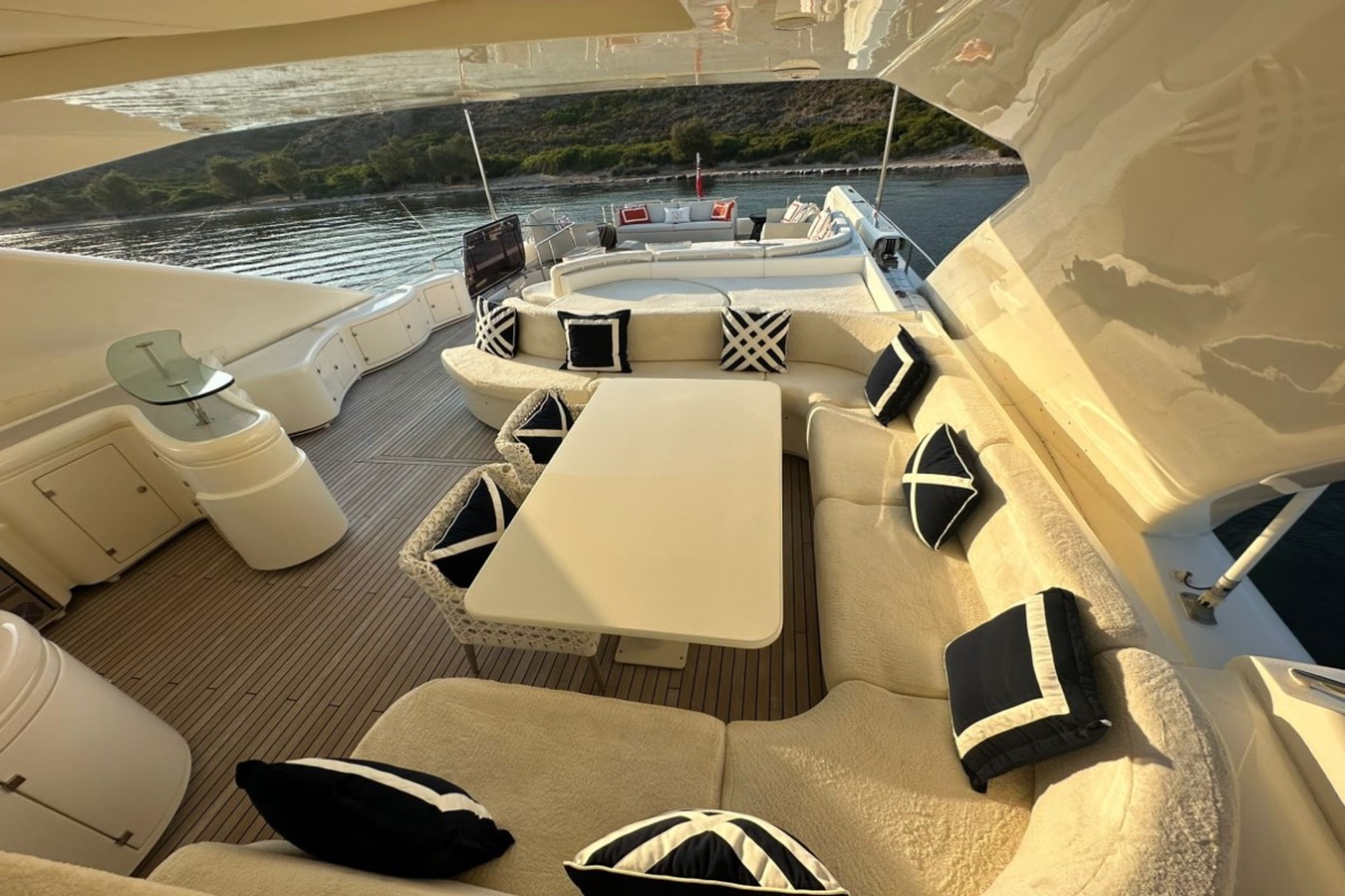 Custom Line Motor Yacht MISS ADO For Sale