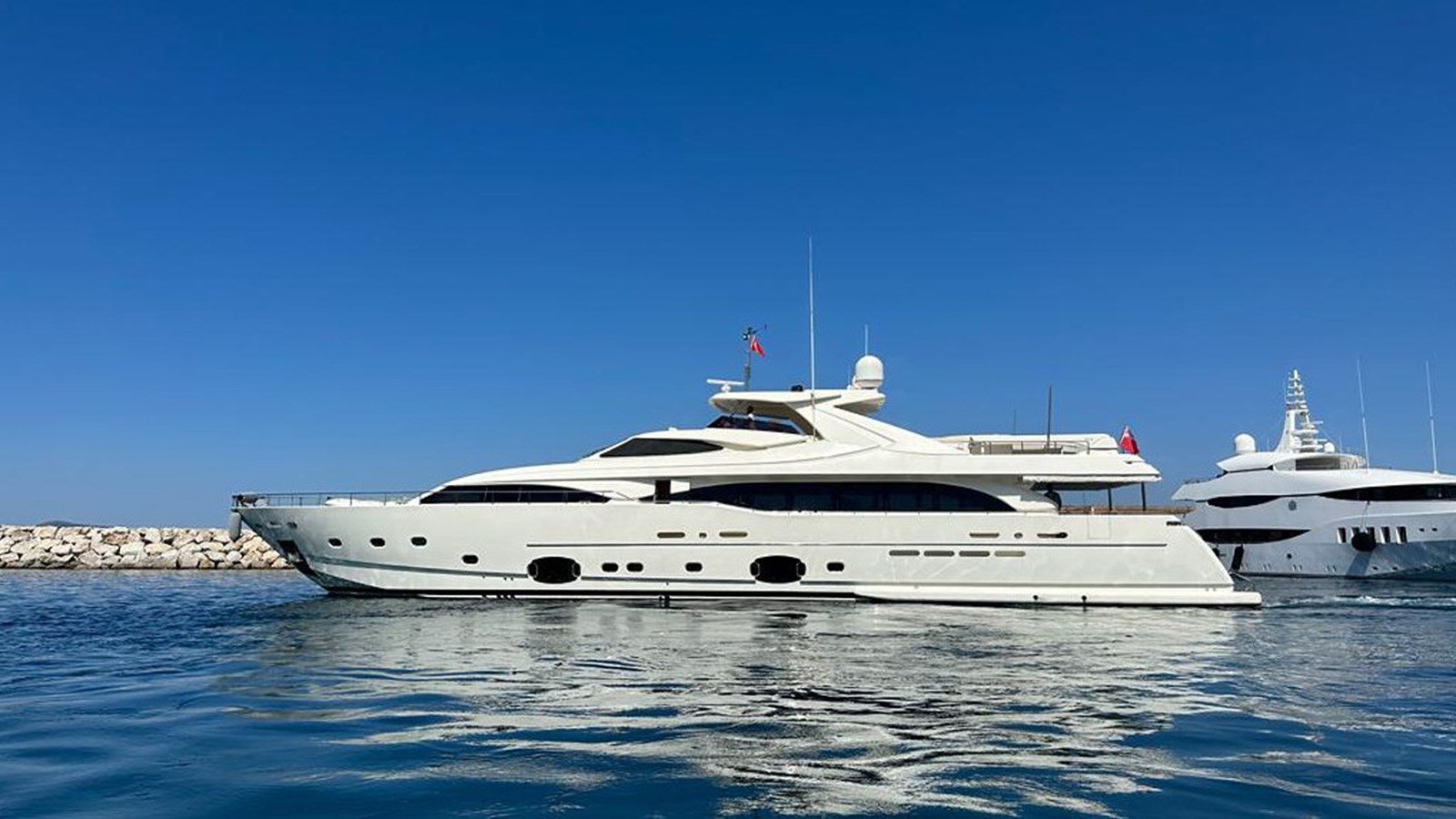 Custom Line Motor Yacht MISS ADO For Sale