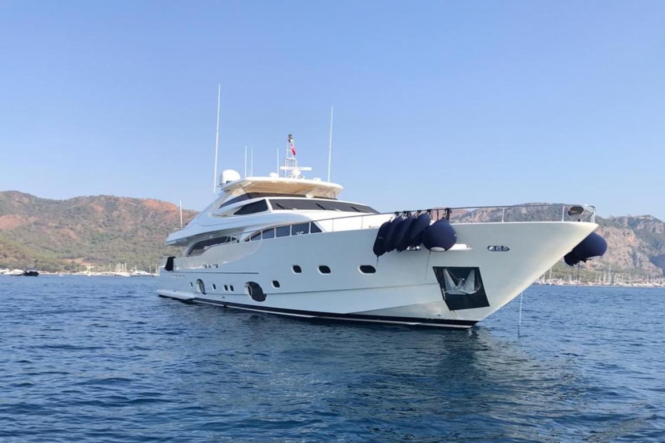 Custom Line Motor Yacht MISS ADO For Sale