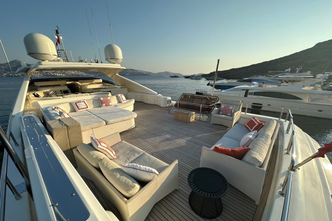 Custom Line Motor Yacht MISS ADO For Sale