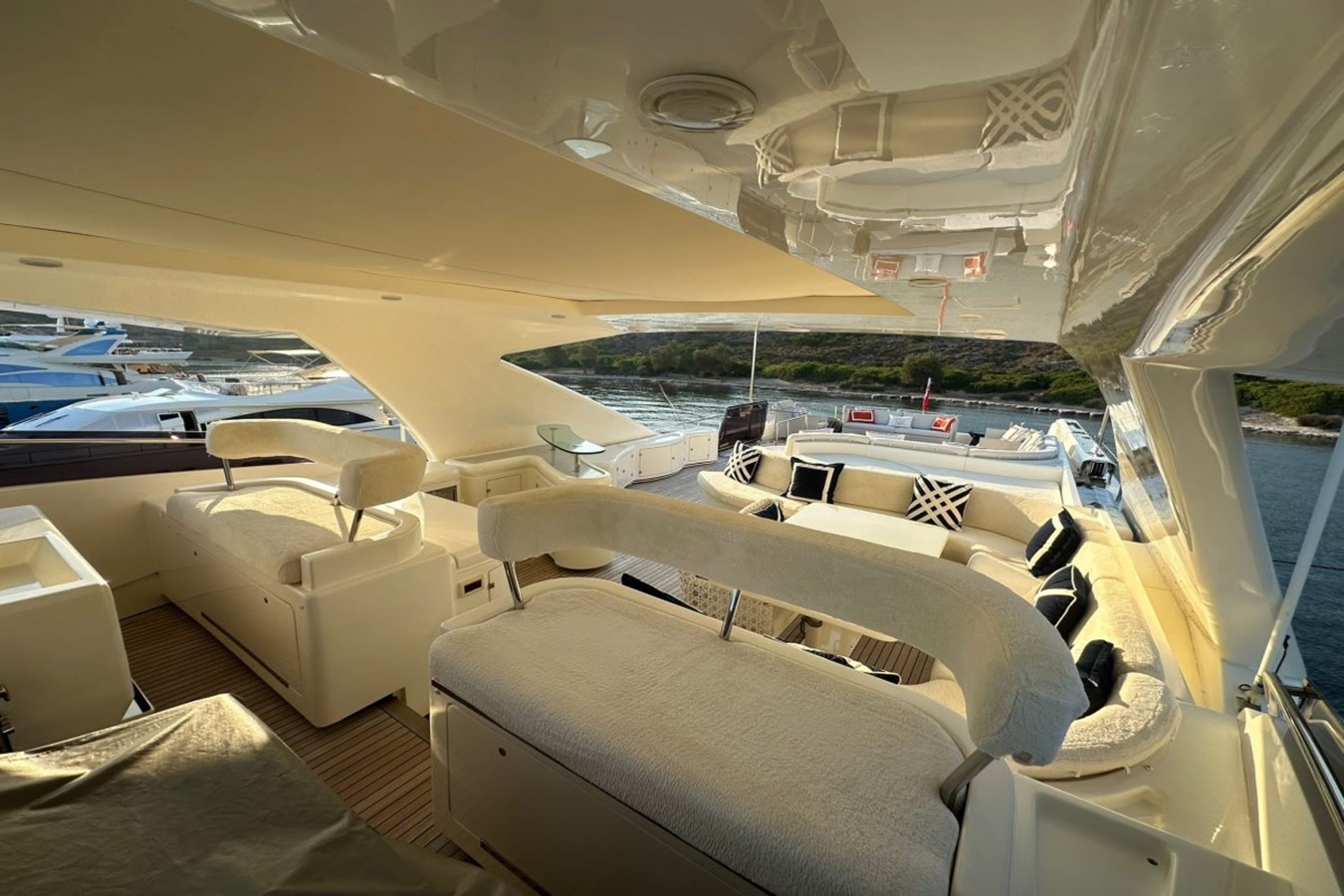 Custom Line Motor Yacht MISS ADO For Sale
