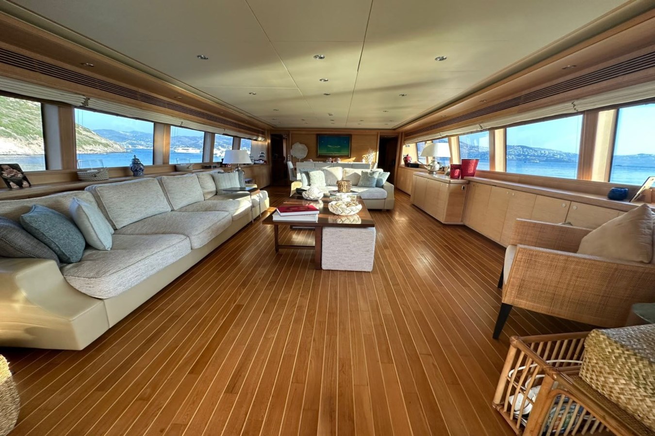 Custom Line Motor Yacht MISS ADO For Sale