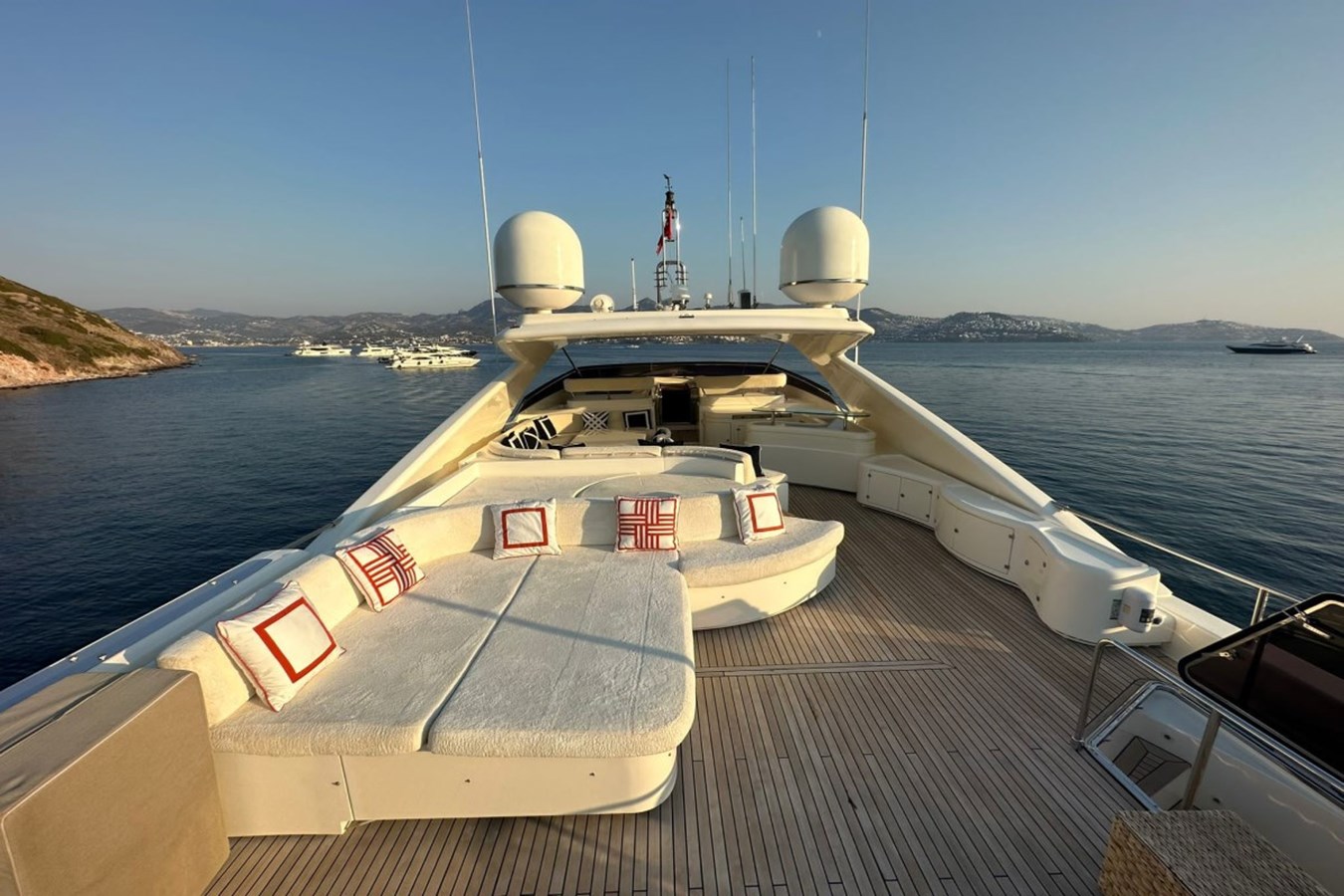 Custom Line Motor Yacht MISS ADO For Sale