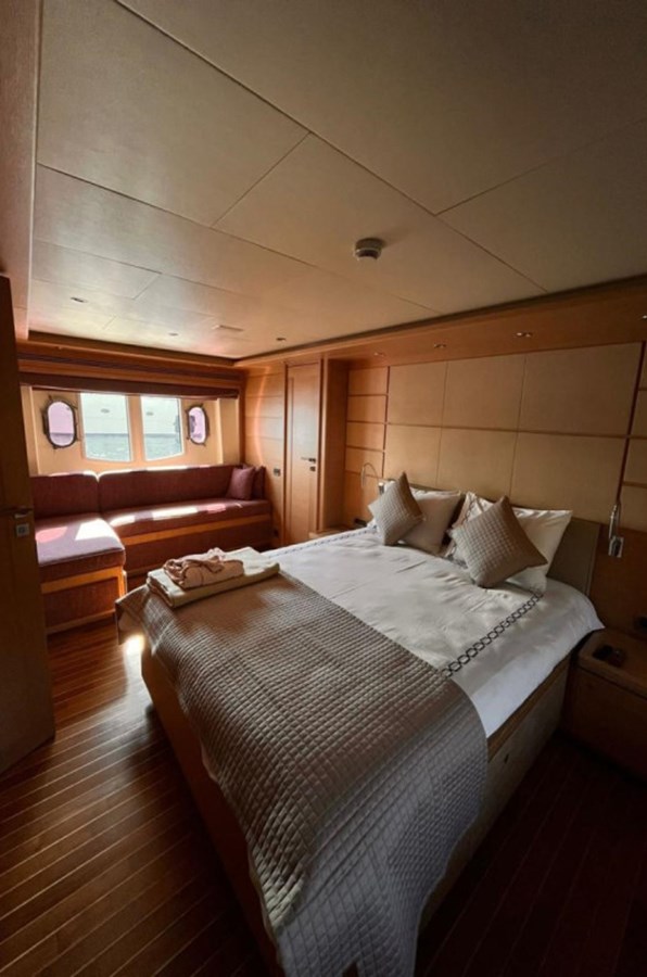 Custom Line Motor Yacht MISS ADO For Sale