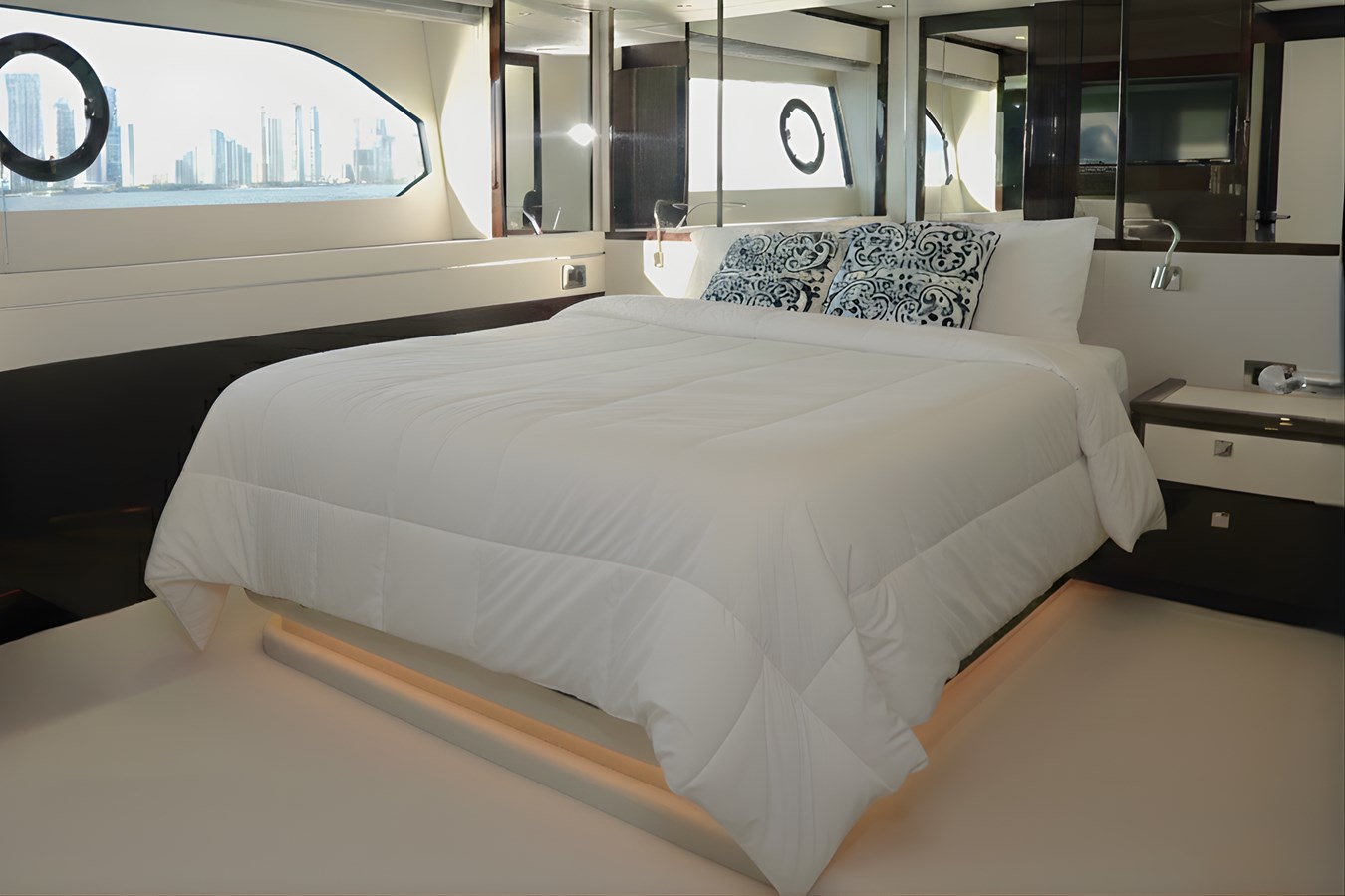 Sunseeker Motor Yacht SOLAIRE For Sale