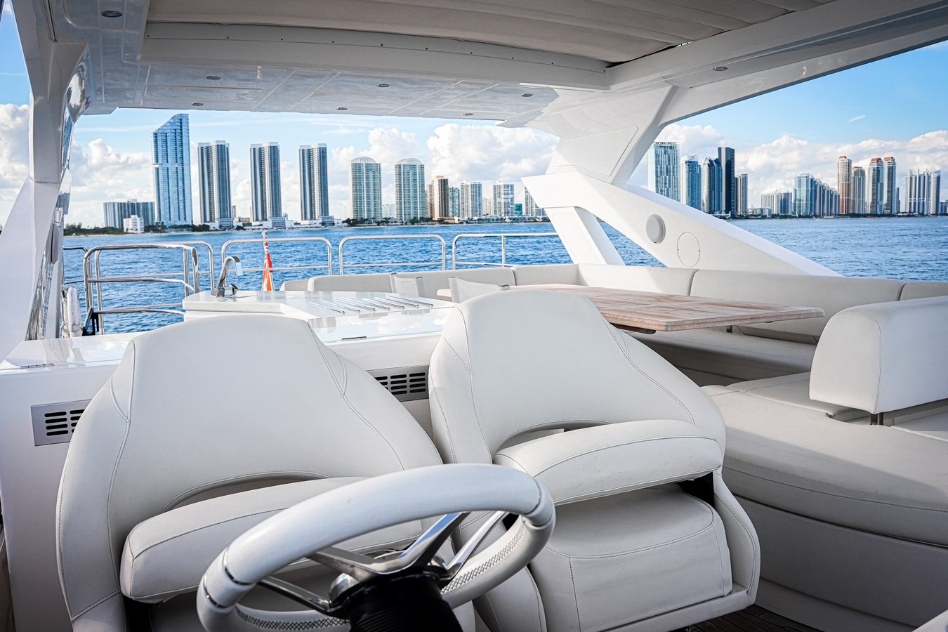 Sunseeker Motor Yacht SOLAIRE For Sale