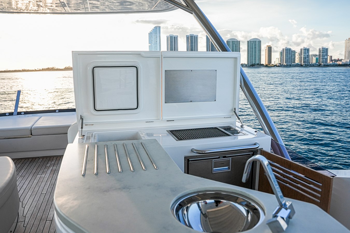 Sunseeker Motor Yacht SOLAIRE For Sale