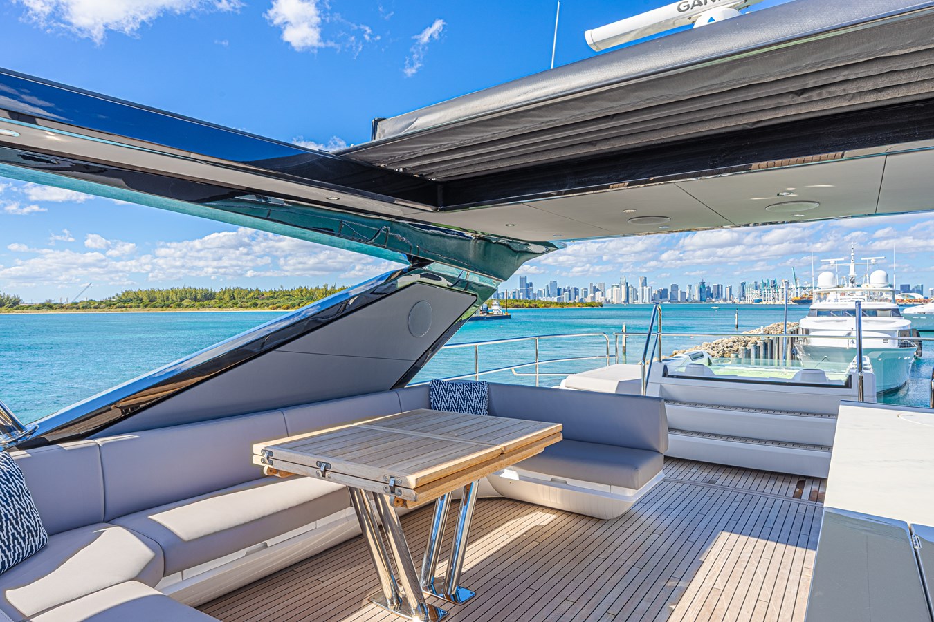 Sunseeker Motor Yacht HIDEOUT For Sale