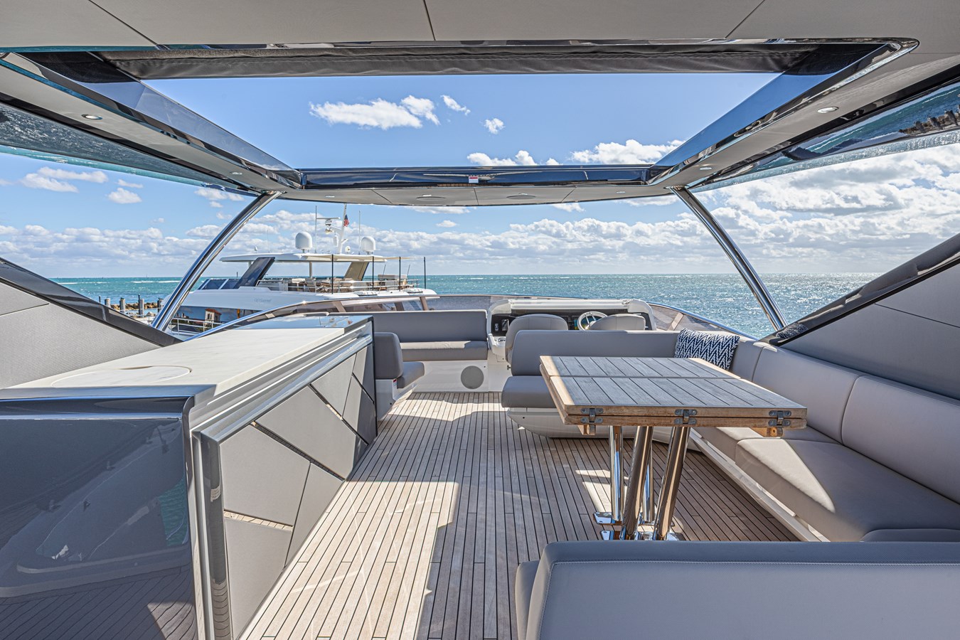Sunseeker Motor Yacht HIDEOUT For Sale