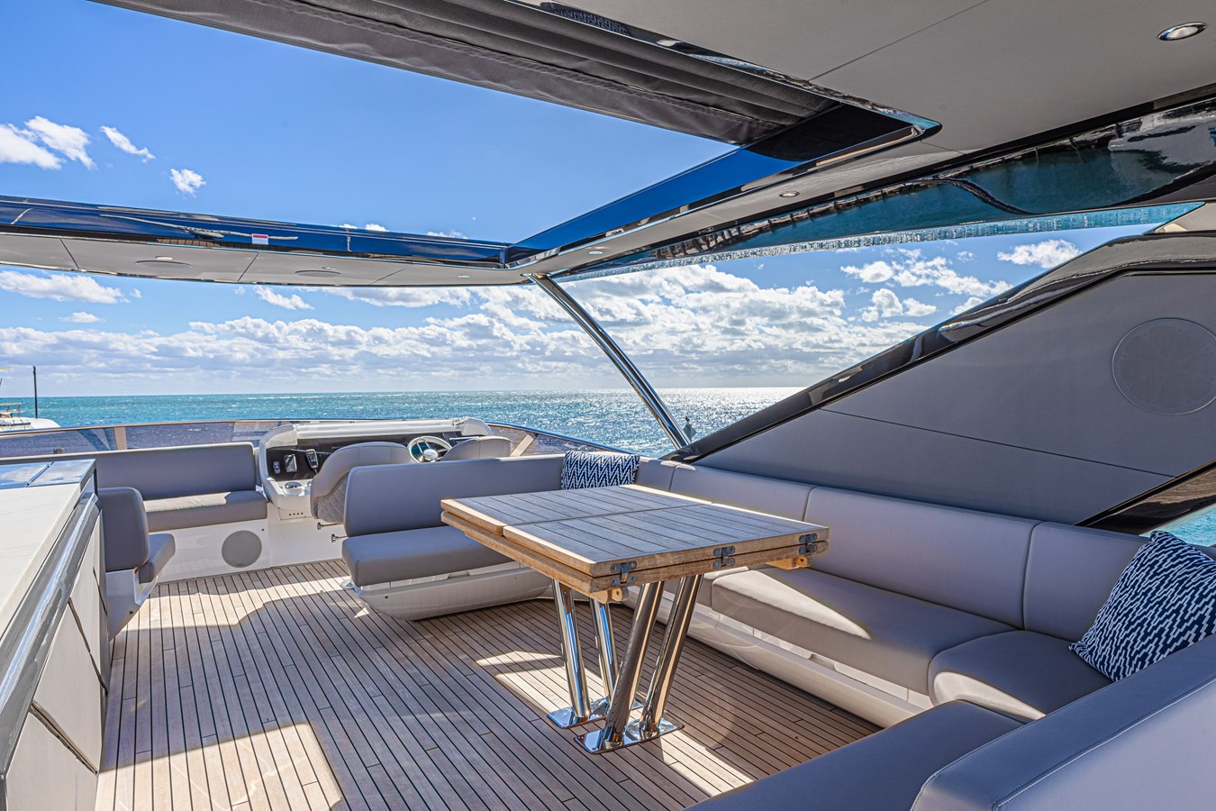 Sunseeker Motor Yacht HIDEOUT For Sale