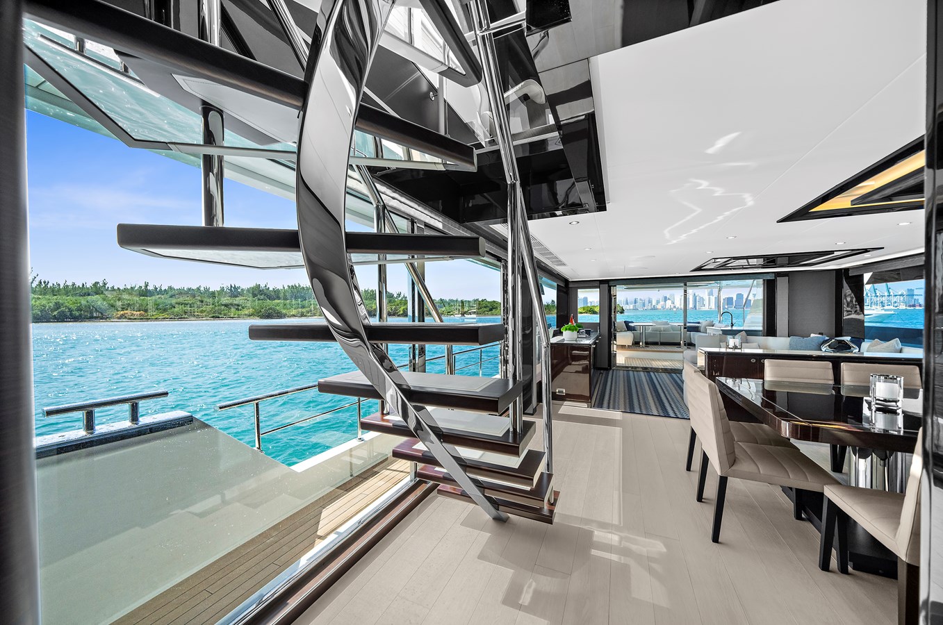 Ocean Alexander Motor Yacht LA-LA-LA For Sale