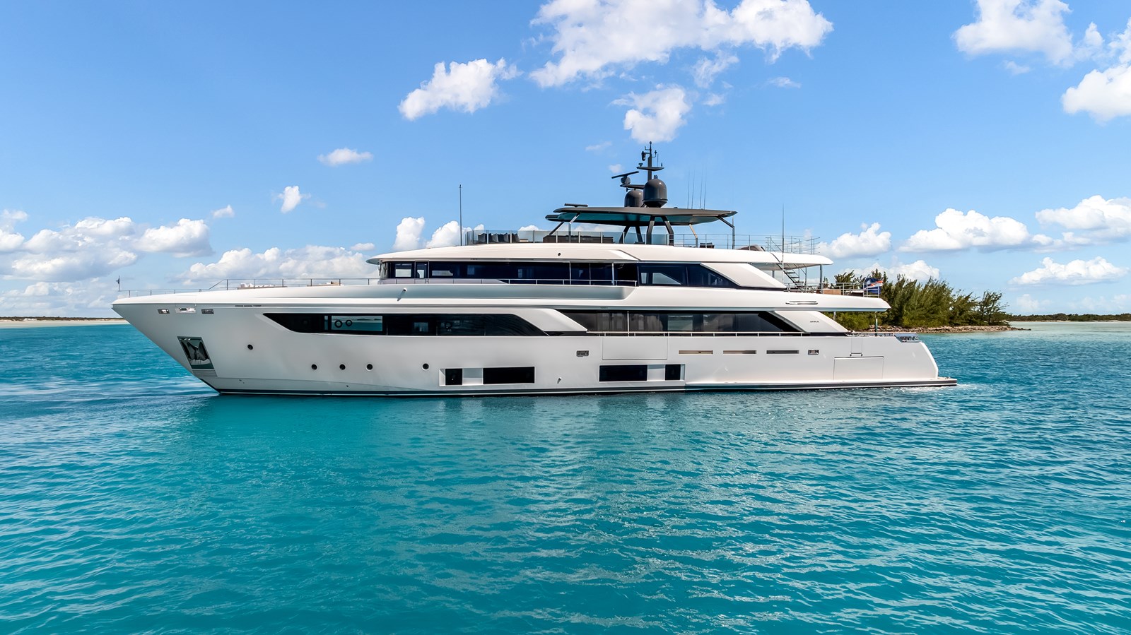 Custom Line Motor Yacht NAVETTA 42 For Sale