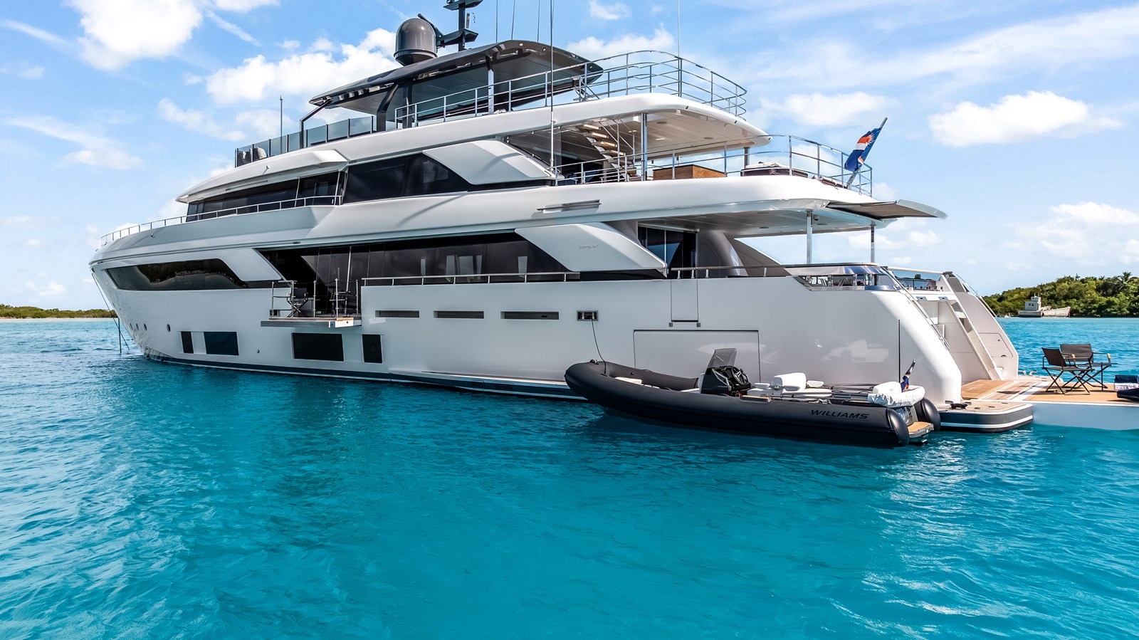 Custom Line Motor Yacht NAVETTA 42 For Sale