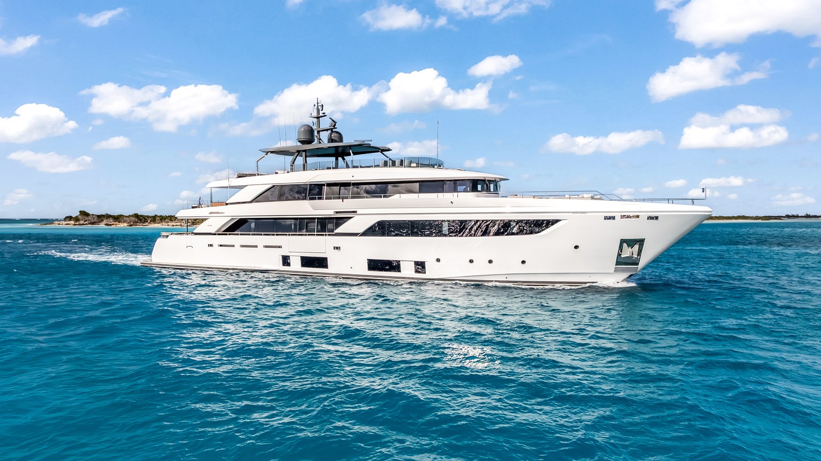 Custom Line Motor Yacht NAVETTA 42 For Sale