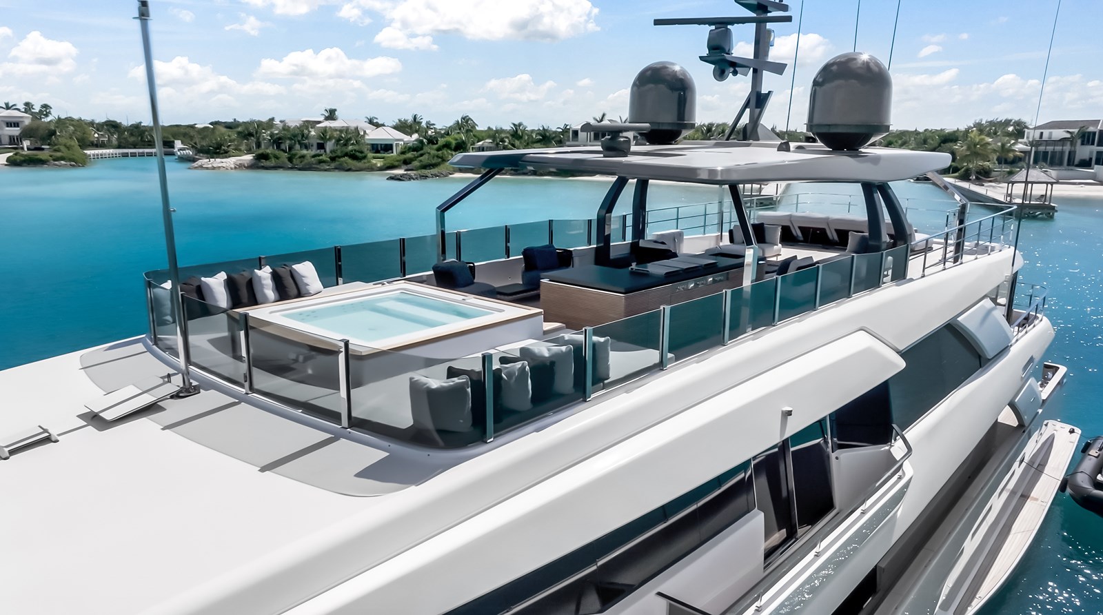 Custom Line Motor Yacht NAVETTA 42 For Sale