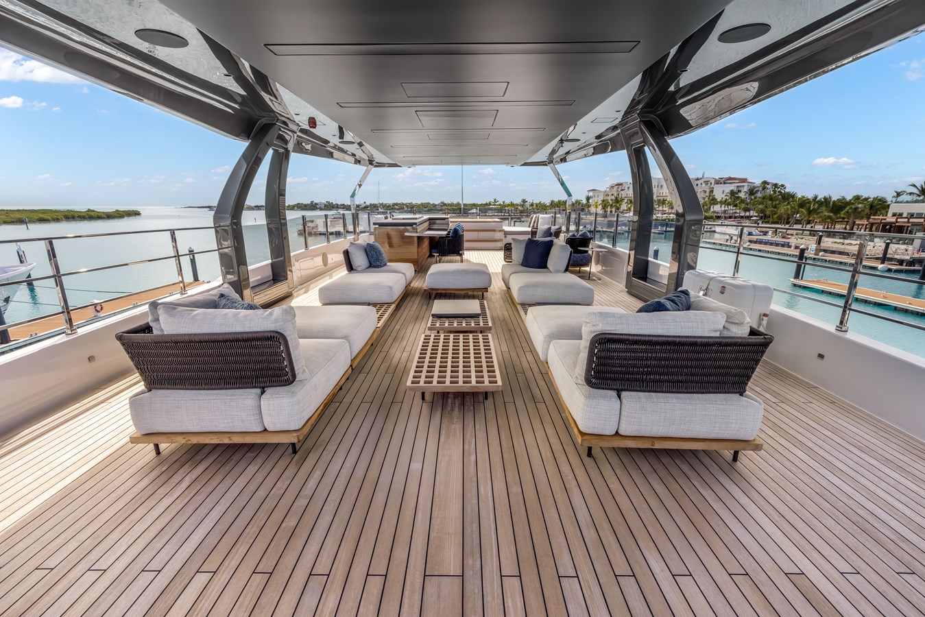 Custom Line Motor Yacht NAVETTA 42 For Sale