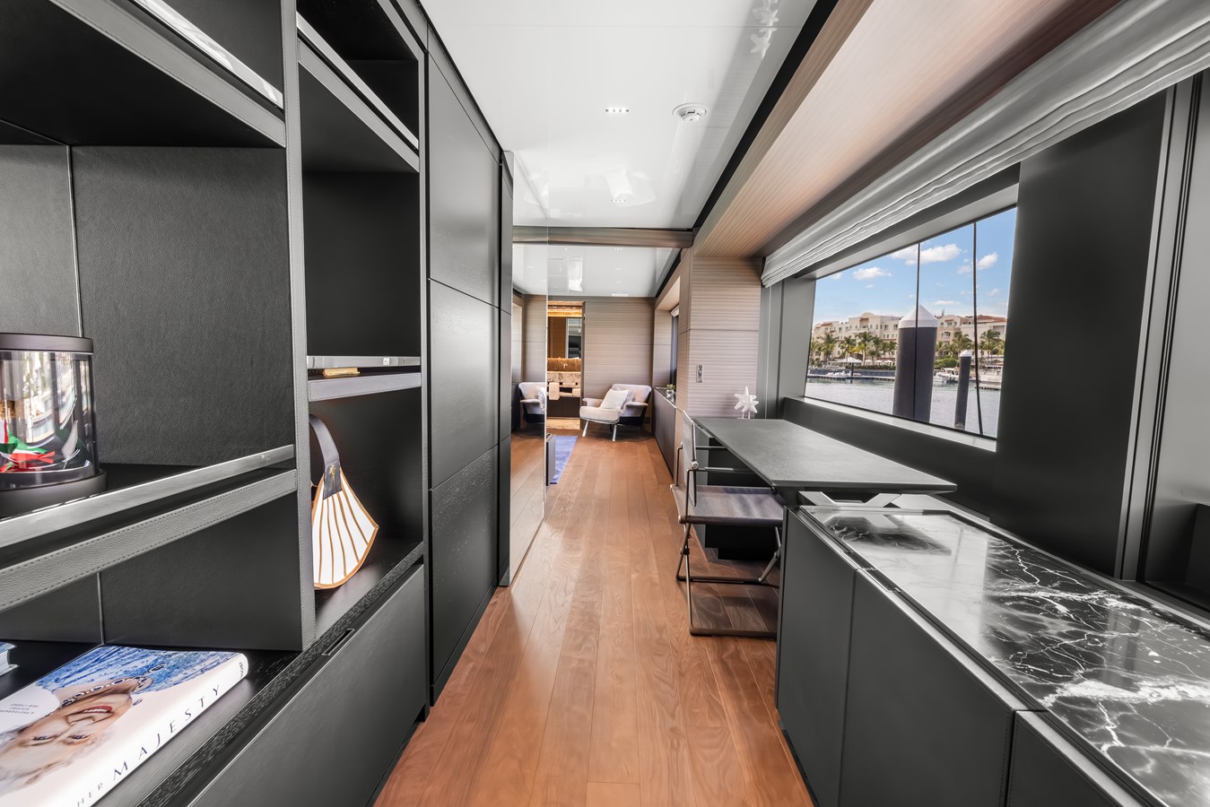 Custom Line Motor Yacht NAVETTA 42 For Sale