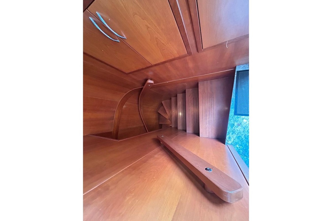 Versilcraft Motor Yacht Sunshine For Sale