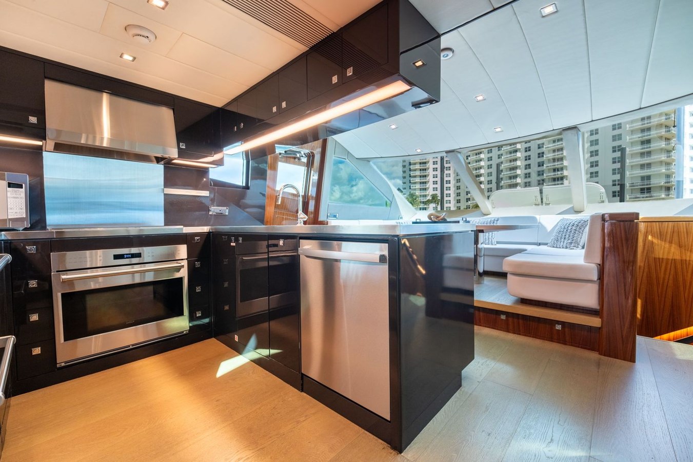 Horizon Yachts Motor Yacht ISLAND SOUL For Sale