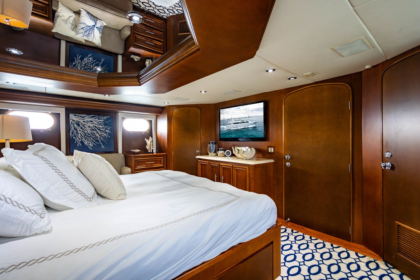 Broward Motor Yacht IRON LADY For Sale