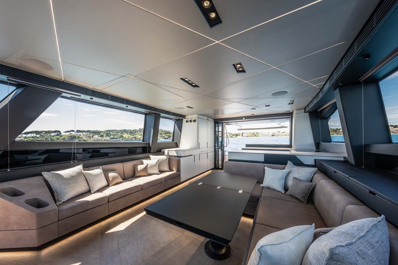 Pershing Motor Yacht REEMA For Sale