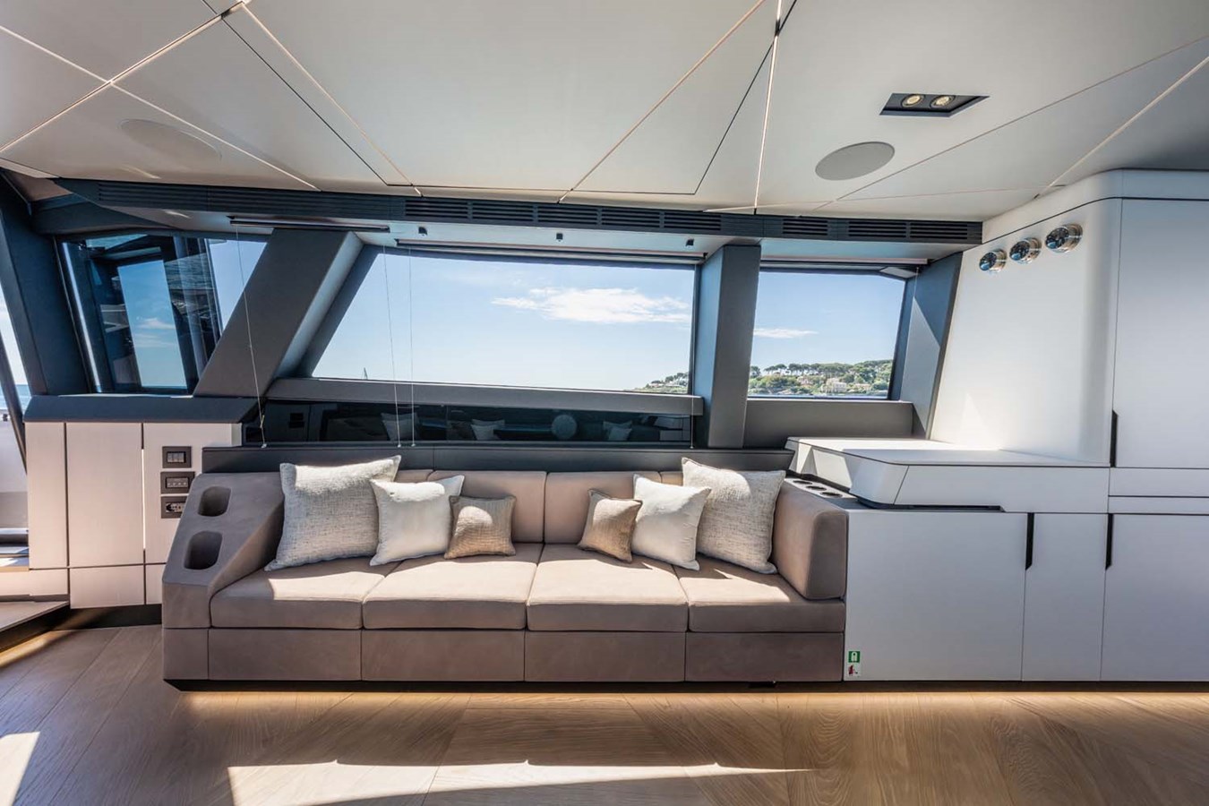 Pershing Motor Yacht REEMA For Sale