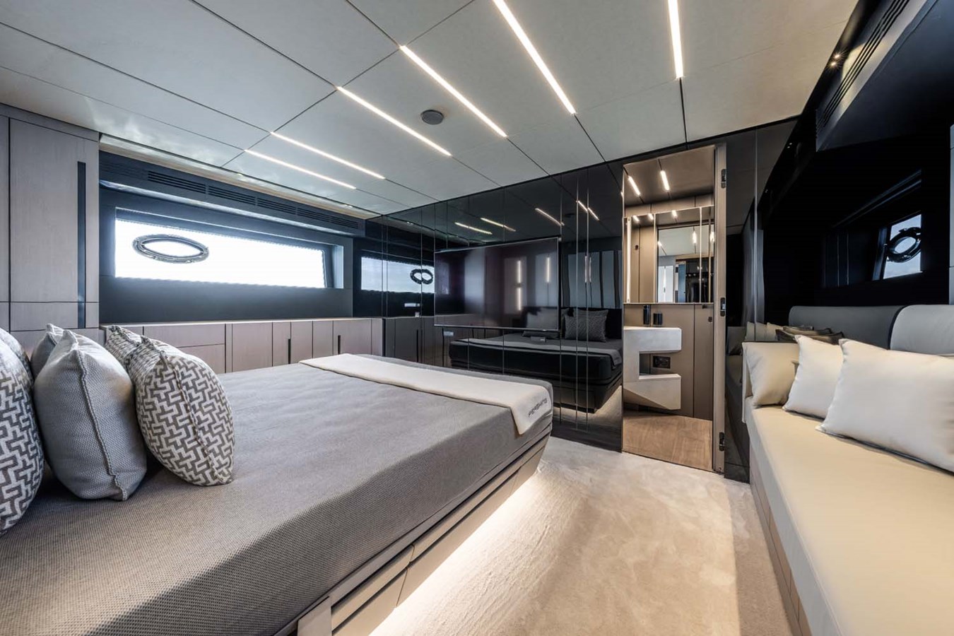 Pershing Motor Yacht REEMA For Sale