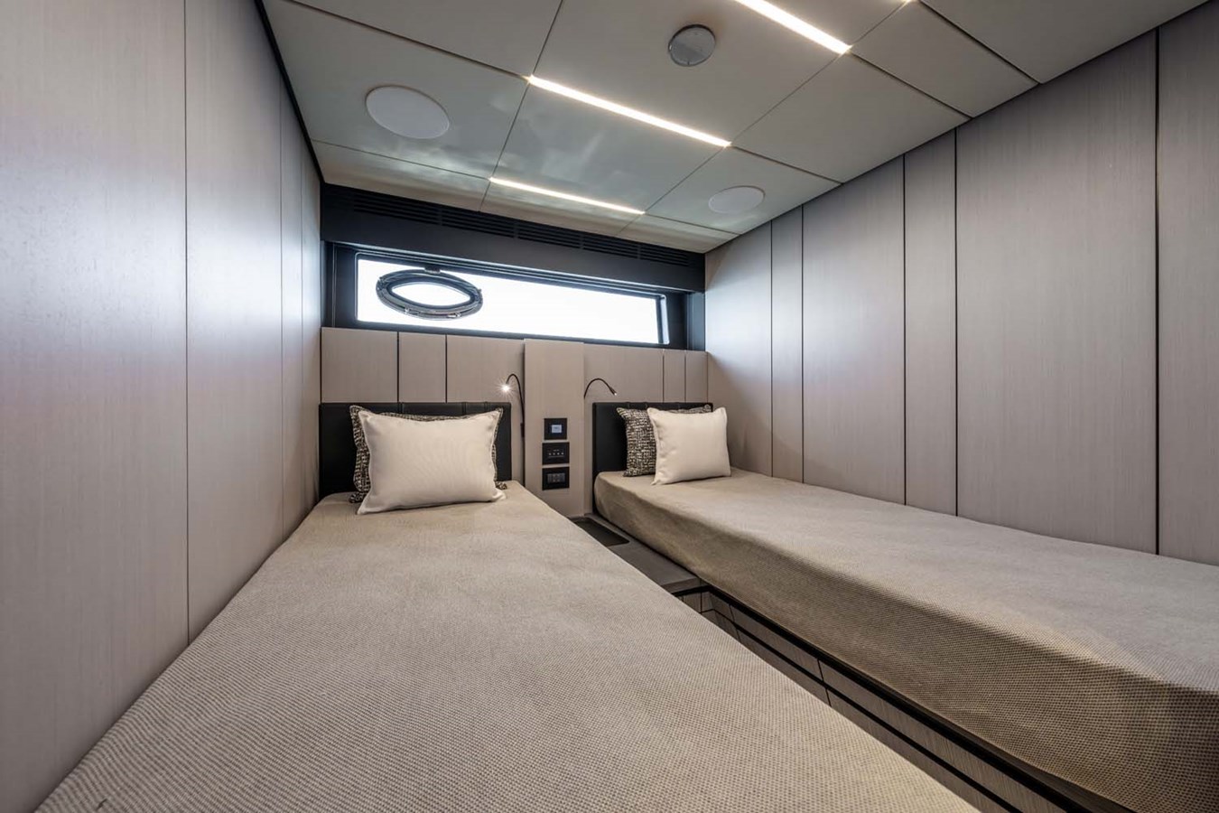 Pershing Motor Yacht REEMA For Sale