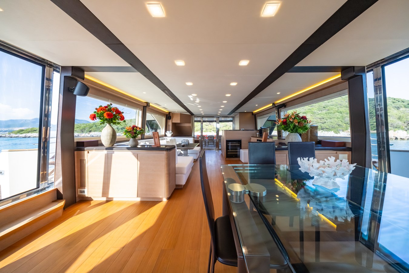 Monte Carlo Yachts Motor Yacht BELLA LUNA For Sale