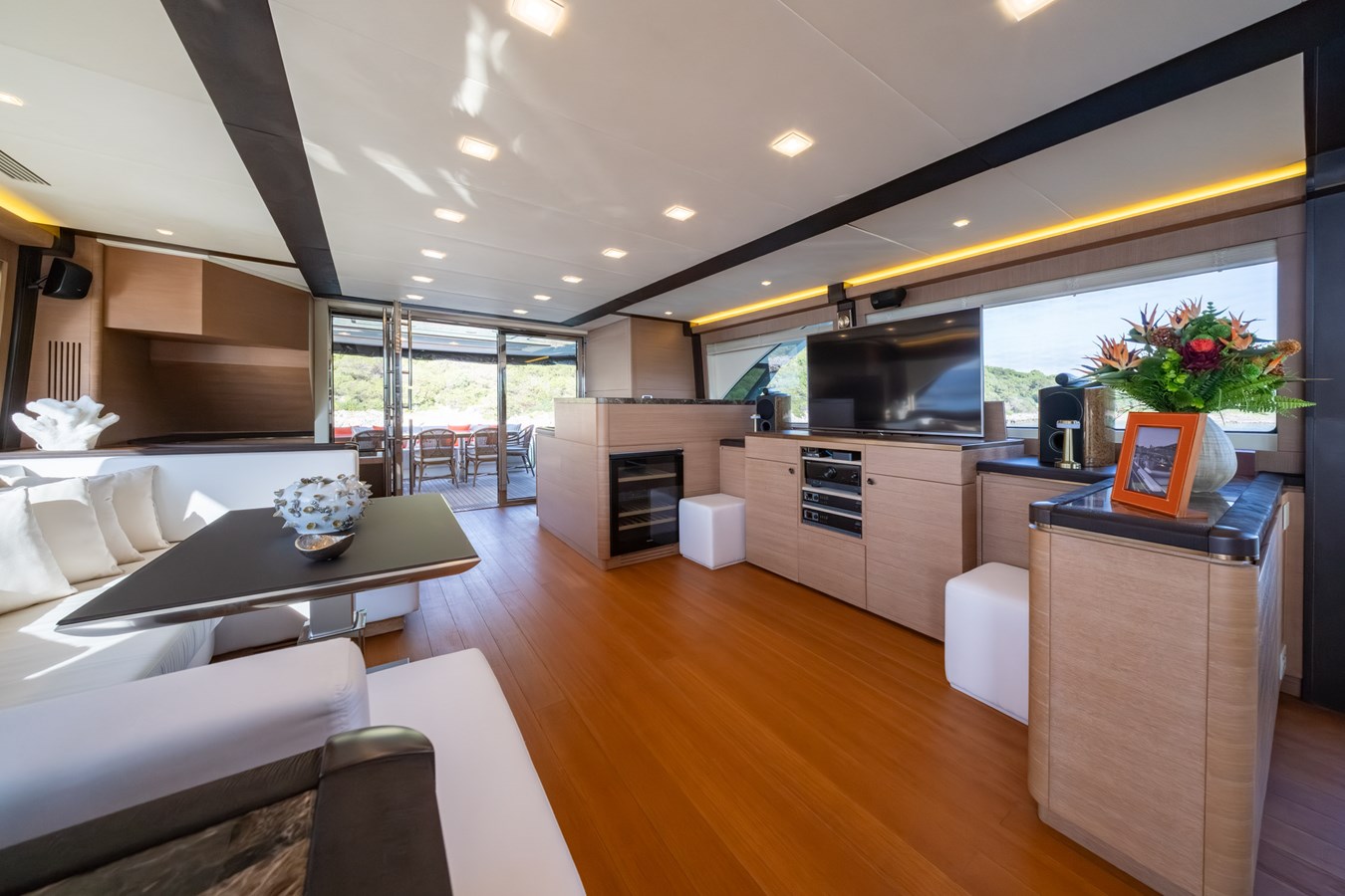 Monte Carlo Yachts Motor Yacht BELLA LUNA For Sale