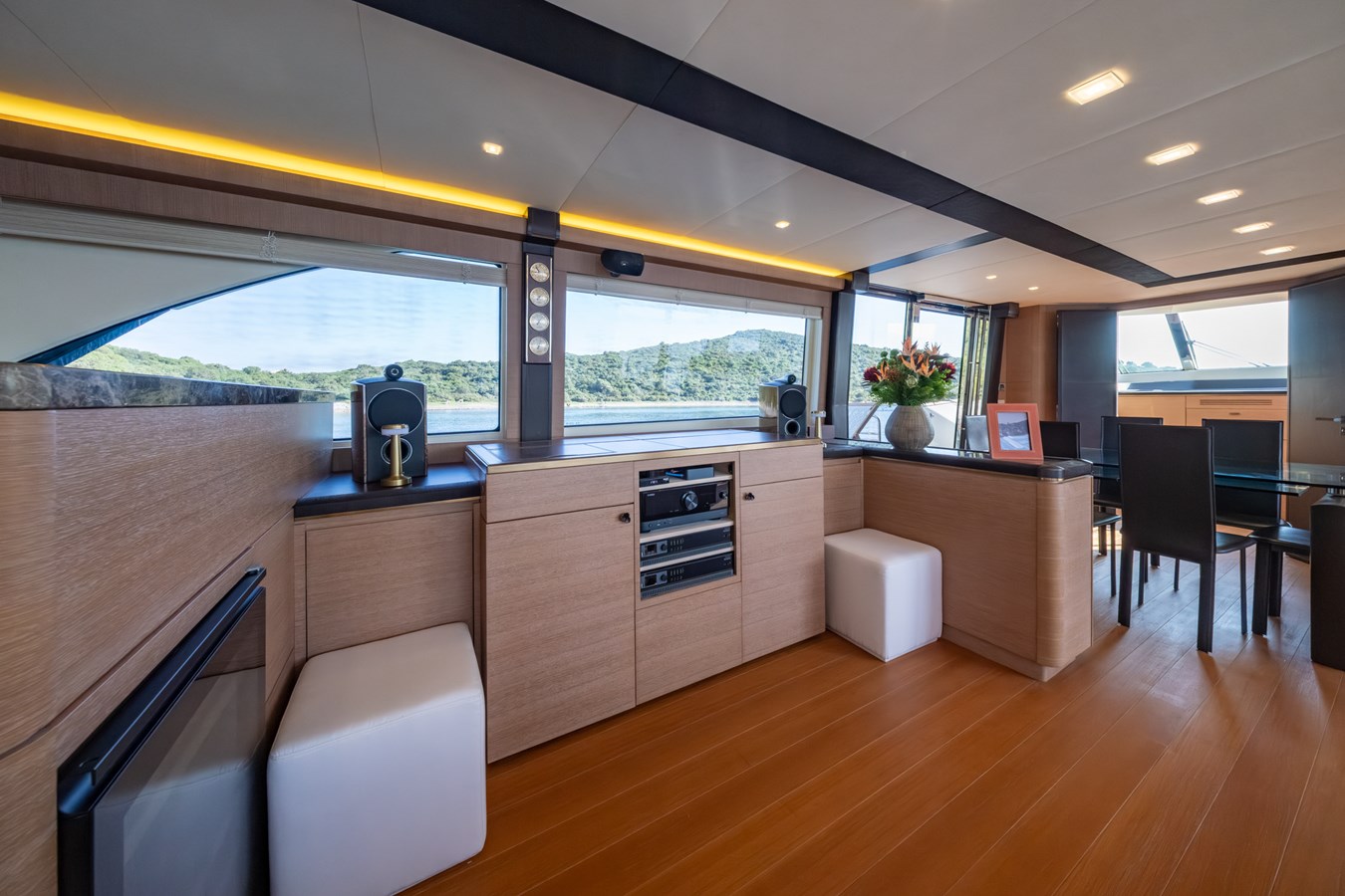 Monte Carlo Yachts Motor Yacht BELLA LUNA For Sale