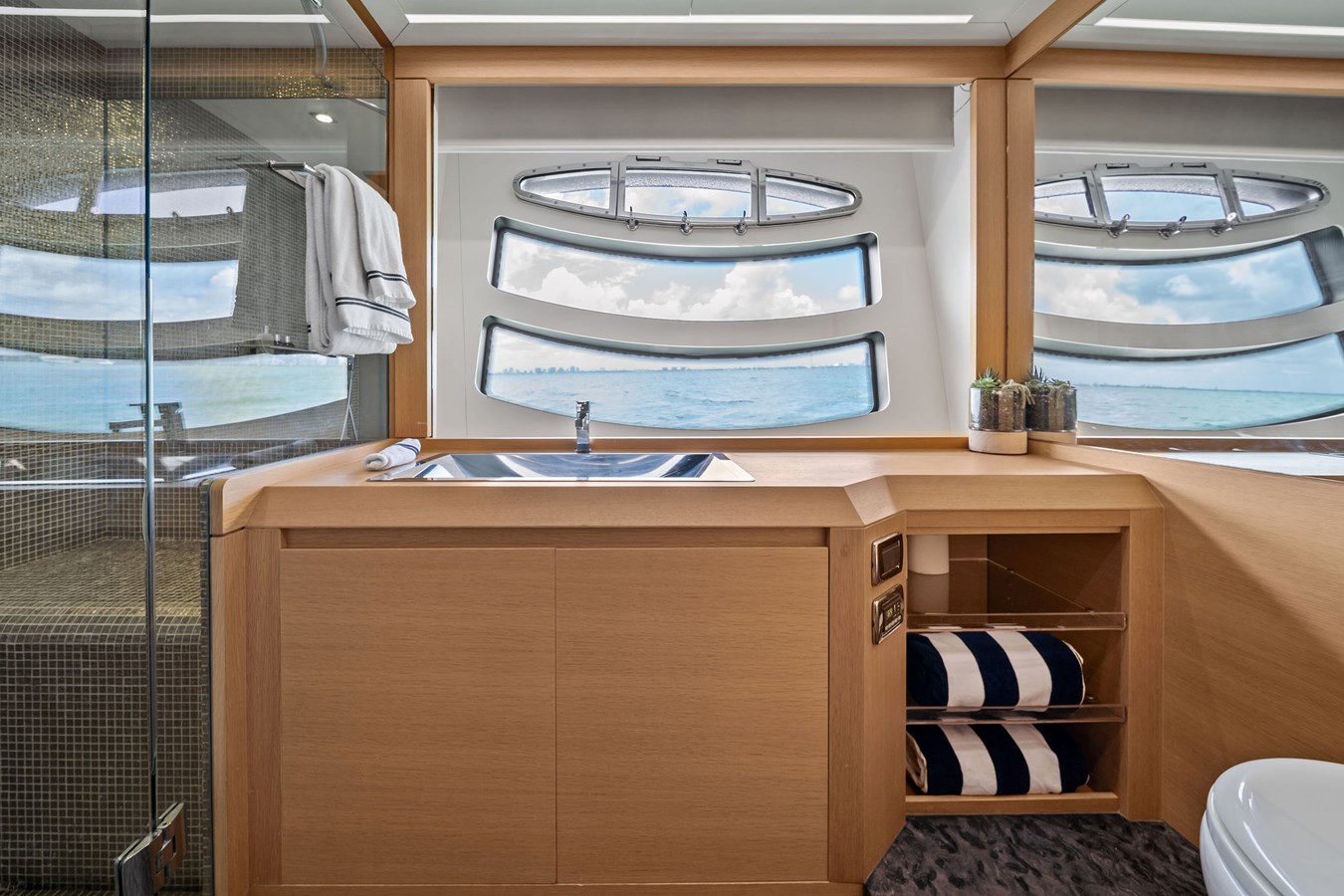 Pershing Motor Yacht DOROTHY ANN For Sale