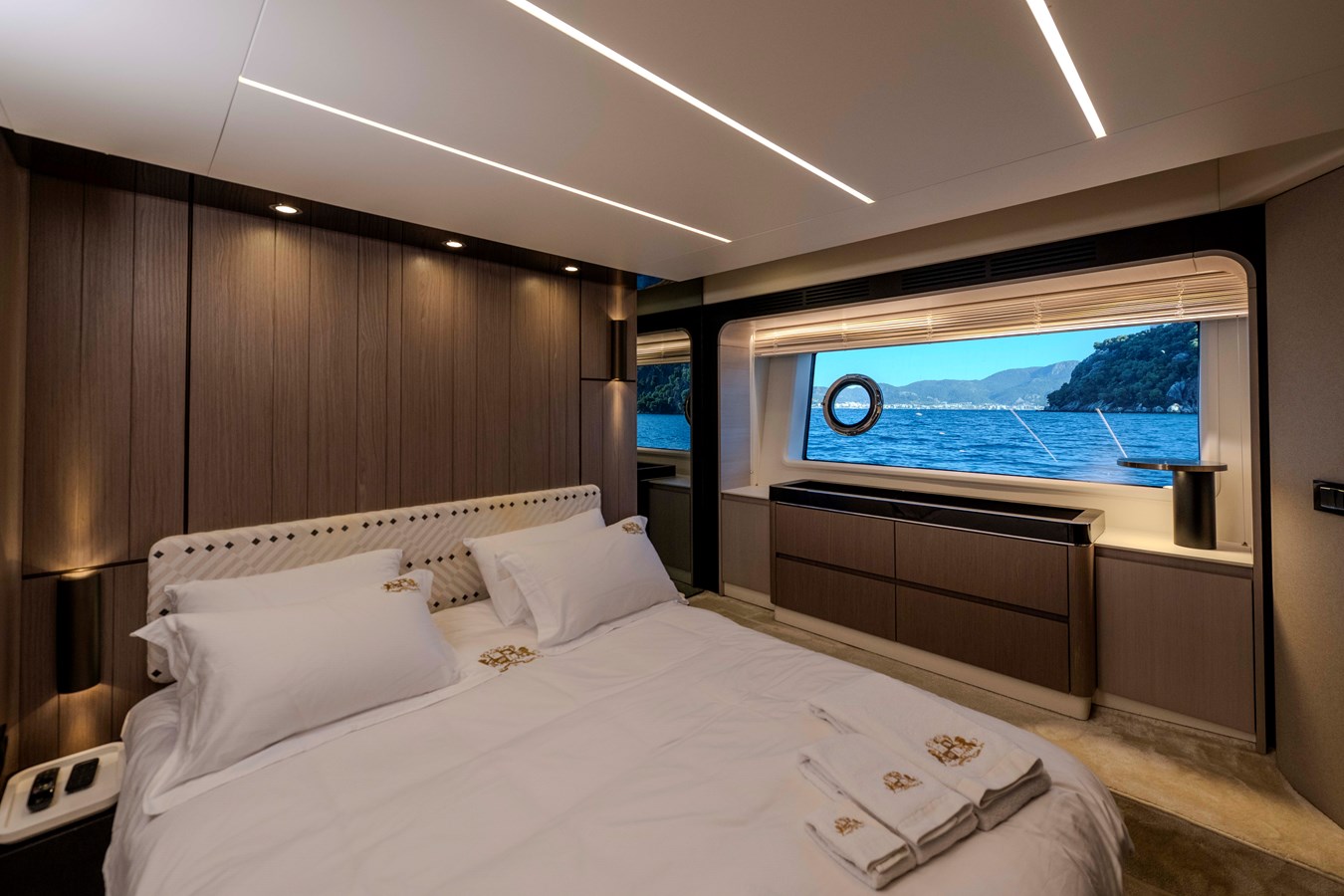 Azimut Yachts Motor Yacht CELEBRATE LIFE For Sale