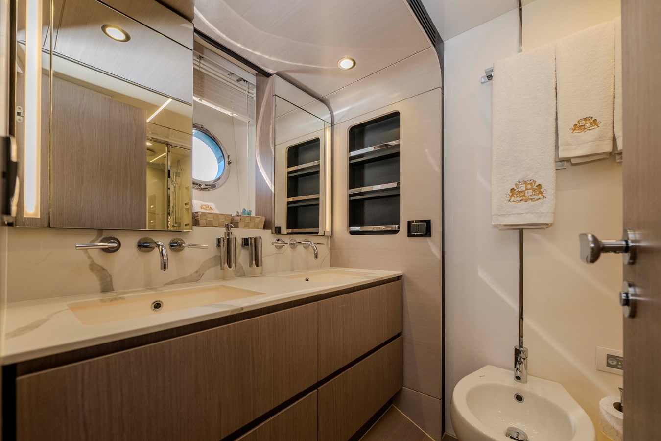 Azimut Yachts Motor Yacht CELEBRATE LIFE For Sale