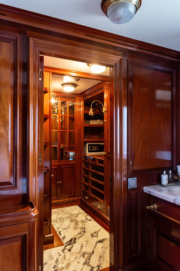 Pendennis Motor Yacht Steel For Sale