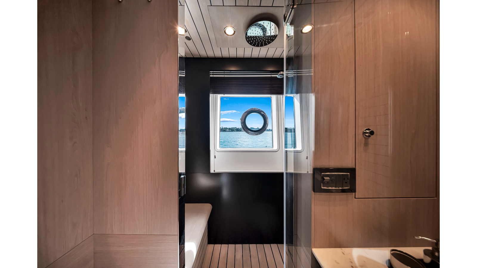 Azimut Yachts  CLOUD 9 For Sale