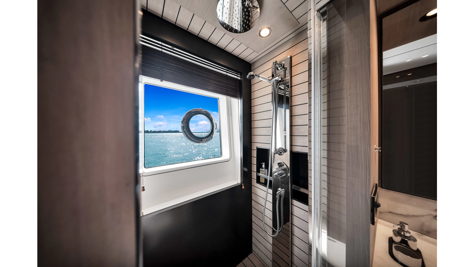 Azimut Yachts  CLOUD 9 For Sale