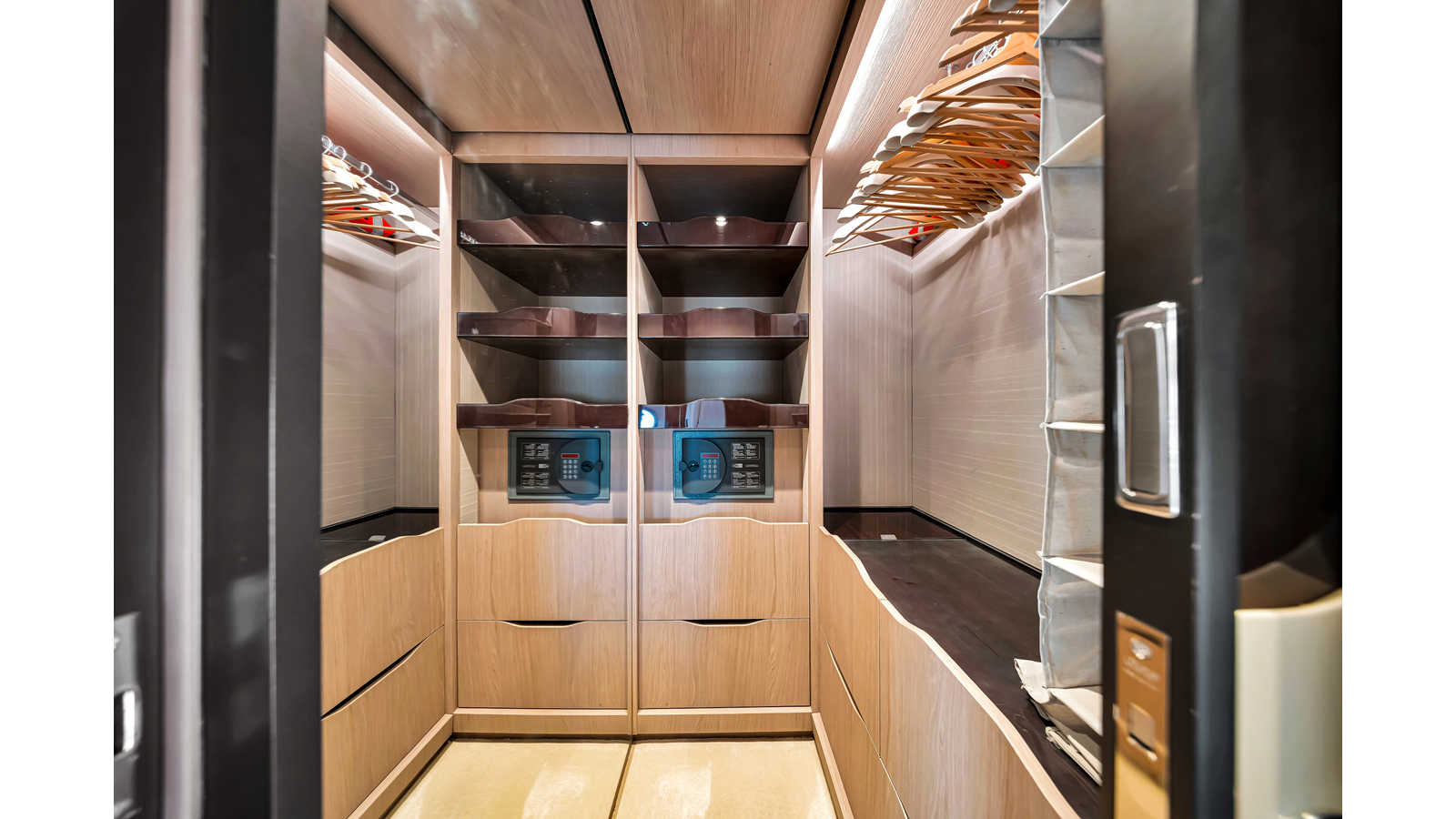 Azimut Yachts  CLOUD 9 For Sale