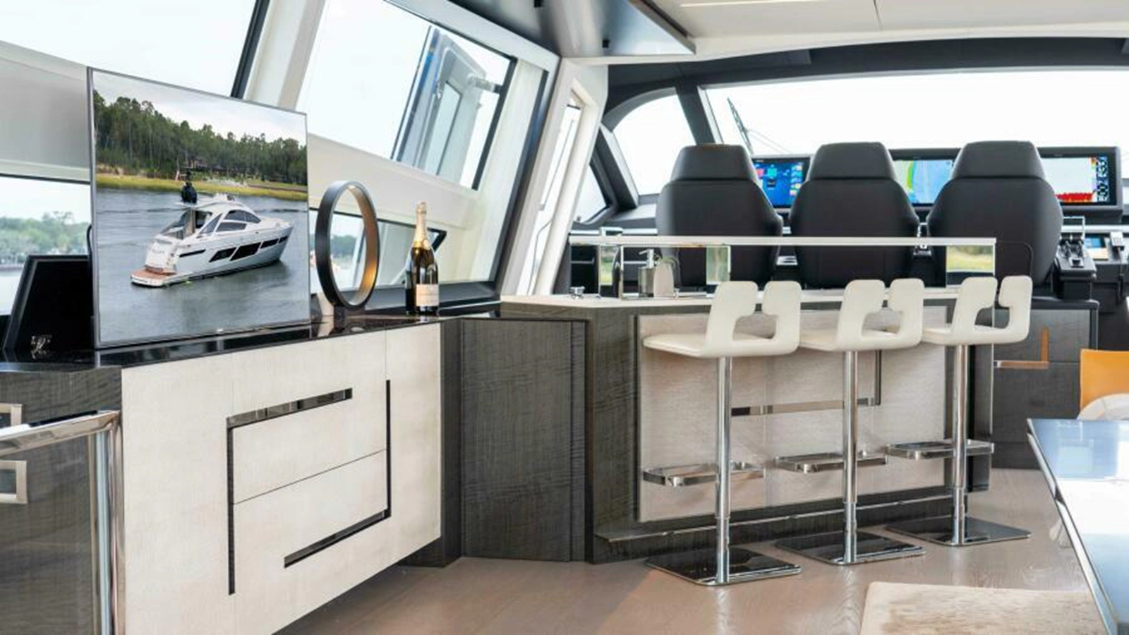 Pershing Motor Yacht STALLION For Sale