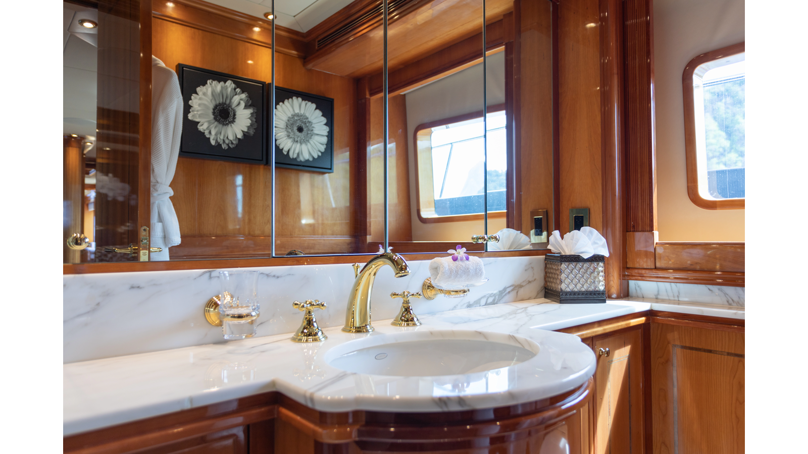 Palmer Johnson Motor Yacht TEMPTATION For Sale